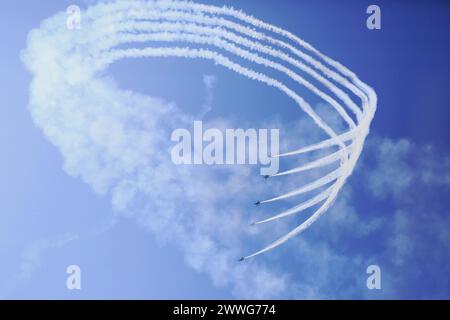 Belle Chasse, USA. März 2024. Die U.S. Navy Blue Angels treten am 23. März 2024 auf der New Orleans Airshow auf der Naval Air Station Joint Reserve Base in Belle Chasse, Louisiana, USA, auf. Quelle: Lan Wei/Xinhua/Alamy Live News Stockfoto