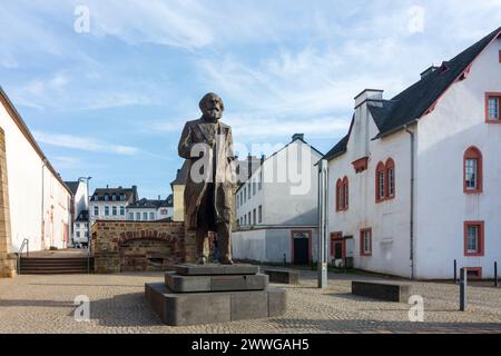 Trier: Karl-Marx-Statue, Werk des Bildhauers Wu Weishan ist ein Geschenk der Volksrepublik China in Mosel, Rheinland-Pfalz, Rheinland-Pfalz Stockfoto