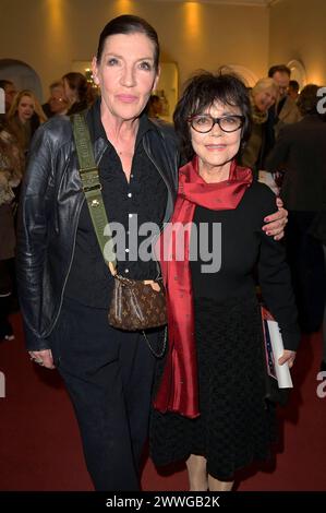 Katy Karrenbauer und Simone Rethel bei der Premiere des Theaterstücks Achtsam morden im Schlosspark Theater. Berlin, 23.03.2024 *** Katy Karrenbauer und Simone Rethel bei der Premiere des Stücks Achtsam Morden im Schlosspark Theater Berlin, 23 03 2024 Foto:XF.xKernx/xFuturexImagex achtsam 4309 Stockfoto