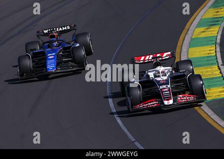 20 MAGNUSSEN Kevin (den), Haas F1 Team VF-24 Ferrari, Action 23 ALBON Alexander (tha), Williams Racing FW45, Action während des Formel 1 Rolex Australian Grand Prix 2024, 3. Runde der Formel-1-Weltmeisterschaft 2024 vom 22. Bis 24. März 2024 auf dem Albert Park Circuit in Melbourne, Australien Stockfoto