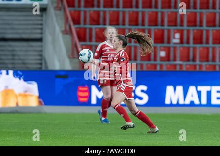 Lüttich, Belgien. März 2024. Van Belle Shari (26) von Standard, das während eines Frauenfußballspiels zwischen Standard Femina de Lüttich und AA Gent Ladies am 1. Spieltag in den Play-offs der Saison 2023 - 2024 in der belgischen Lotto Womens Super League am Samstag, den 23. März 2024 in Lüttich gezeigt wurde, BELGIEN . Quelle: Sportpix/Alamy Live News Stockfoto