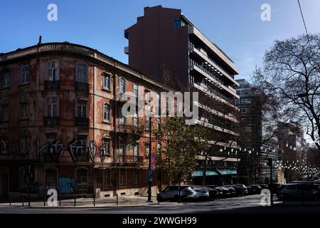 Kreuzung von Rua Alexandre Herculano und Rua Castilho in Lissabon, Portugal. Februar 2024. Stockfoto