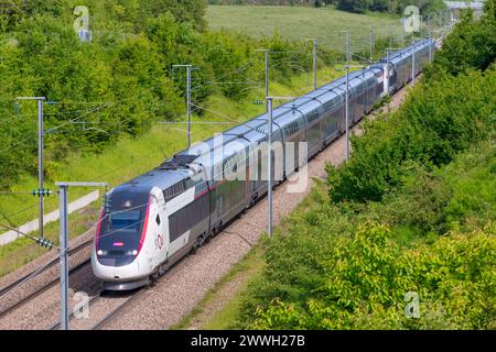 TGV POS Duplex INOUI vorbei Burgundy, Frankreich Stockfoto