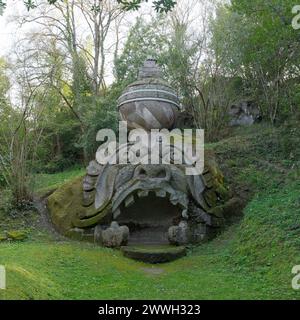 Der Sacro Bosco („Heiliger Wald“) alias Parco dei Mostri (Park der Monster) in Bomarzo, Provinz Viterbo, Latium, Italien. März 2024 Stockfoto