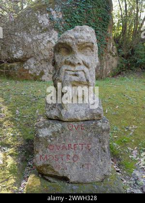 Der Sacro Bosco („Heiliger Wald“) alias Parco dei Mostri (Park der Monster) in Bomarzo, Provinz Viterbo, Latium, Italien. März 2024 Stockfoto