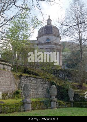 Der Sacro Bosco („Heiliger Wald“) alias Parco dei Mostri (Park der Monster) in Bomarzo, Provinz Viterbo, Latium, Italien. März 2024 Stockfoto