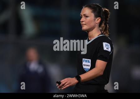 Serravalle, Italien. März 2024. Die Schiedsrichterin Deborah Bianchi aus Italien während des Internationalen Freundschaftsspiels im San Marino Stadion in Serravalle. Der Bildnachweis sollte lauten: Jonathan Moscrop/Sportimage Credit: Sportimage Ltd/Alamy Live News Stockfoto