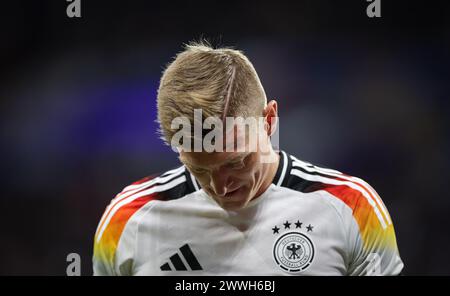 Lyon, Frankreich. März 2024. Fußball: Internationale Spiele, Frankreich - Deutschland, Groupama-Stadion. Der deutsche Toni Kroos reagiert. Quelle: Christian Charisius/dpa/Alamy Live News Stockfoto