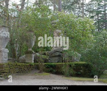 Sacro Bosco („Heiliger Wald“) alias Parco dei Mostri (Park der Monster) in Bomarzo, Viterbo, Latium, Italien. März 2024 Stockfoto