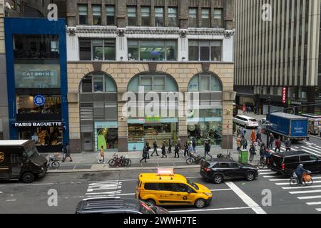 Wasabi Sushi & Bento ist ein japanisches Restaurant am Times Square, New York City, USA 2024 Stockfoto