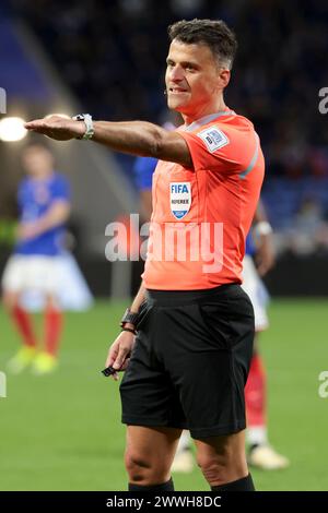 Schiedsrichter Jesus Gil Manzano von Spanien während des Internationalen Freundschaftsfußballspiels zwischen Frankreich und Deutschland am 23. März 2024 im Groupama-Stadion in Decines-Charpieu bei Lyon, Frankreich - Foto Jean Catuffe / DPPI Stockfoto