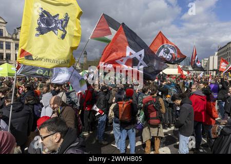 Brüssel, Belgien März 2024. Die Menschen nehmen am Sonntag, den 24. März 2024, in Brüssel an einer Demonstration "vereint gegen Rassismus" Teil. BELGA FOTO NICOLAS MAETERLINCK Credit: Belga News Agency/Alamy Live News Stockfoto