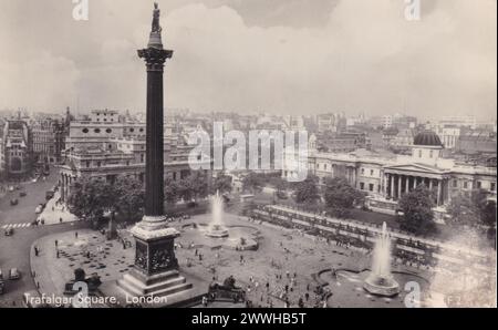 Vintage-Postkarte von Trafalgar Square, London, 1900er Jahre Stockfoto