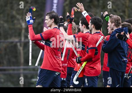 Brasschaat, Belgien. März 2024. Dragons’ Felix Denayer feiert nach dem Sieg eines Hockeyspiels zwischen KHC Dragons und Gantoise am Sonntag, den 24. März 2024 in Brasschaat, am 18. Tag des ION Hockey League Wettbewerbs der belgischen Elitedivision. BELGA FOTO TOM GOYVAERTS Credit: Belga Nachrichtenagentur/Alamy Live News Stockfoto