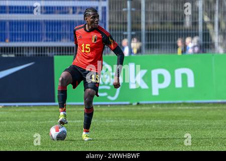 Veendam, Niederlande. März 2024. Madi Nsosemo (15) aus Belgien, dargestellt während eines Fußballspiels zwischen den U19-Nationalmannschaften Belgiens und Litauens am 2. Spieltag in der Gruppe 2 der UEFA-U19-Elite-Runde am Samstag, 23. März 2024, in Veendam, Niederlande. Quelle: Sportpix/Alamy Live News Stockfoto