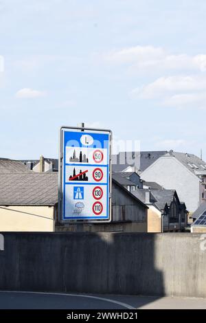 Geschwindigkeitsbegrenzungsschild für Luxemburg Stockfoto
