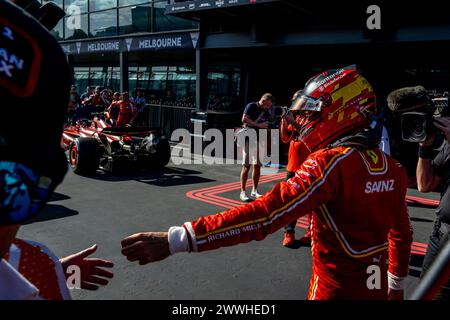 Melbourne, Australien, 24. März, Carlos Sainz, aus Spanien, tritt für Ferrari an. Wettkampftag, Runde 03 der Formel-1-Meisterschaft 2024. Quelle: Michael Potts/Alamy Live News Stockfoto