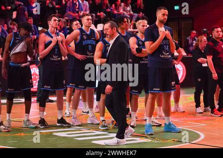 Almere, Niederlande. März 2024. ALMERE, NIEDERLANDE - 24. MÄRZ: Landstede Hammers enttäuschte sich, nachdem er während des TOTO Basketball Cup Finalspiels zwischen Heroes den Bosch und Landstede Hammers am 24. März 2024 im Topsportcentrum in Almere, Niederlande, verloren hatte. (Foto von Andre Weening/Orange Pictures) Credit: Orange Pics BV/Alamy Live News Stockfoto