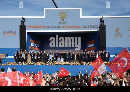 Der türkische Präsident und Führer der AK-Partei für Gerechtigkeit und Entwicklung Recep Tayyip Erdogan hält eine Rede der türkische Präsident und Führer der AK-Partei für Gerechtigkeit und Entwicklung Recep Tayyip Erdogan hält eine Rede vor der Menge während der Großen Istanbul-Rallye vor den Kommunalwahlen am Flughafen Atatürk in Istanbul. Turkiye am 24. März 2024. Foto: Türkische Präsidentschaft apaimages Istanbul Istanbul Türkei 240324 Turkey TPO 004 Copyright: XapaimagesxTurkishxPresidencyxxapaimagesx Stockfoto