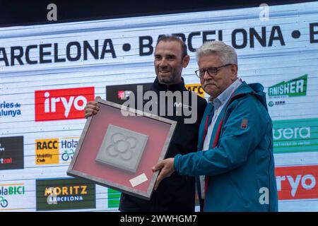 Barcelona, Spanien. März 2024. Tadej Pogacar wird mit 3 31 Sieger der Volta de Catalunya gegen seinen Konkurrenten Mikel Landa. Tadej Pogacar es proclamado ganador de la Volta de Catalunya con una ventaja de 3 31 sobre su competidor Mikel Landa. IM Bild: alejandro valverde News Sports-Barcelona, Spanien - Sonntag, 24. März 2024 (Foto: Eric Renom/LaPresse) Credit: LaPresse/Alamy Live News Stockfoto