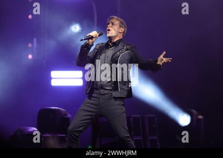 Nicht exklusiv: Nicky Byrne, Shane Filan, Kian Egan Mitglieder der irischen Band Westlife treten während der Wild Dreams Tour in der Arena CDMX auf. Stockfoto