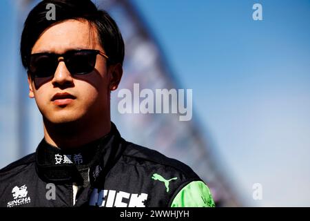 24. März 2024: Melbourne Grand Prix Circuit, Melbourne, Victoria, Australien; Formel 1 Grand Prix von Australien: Renntag; Nummer 24 tritt sauber Pilot Guanyu Zhou vor dem Rennen Stockfoto