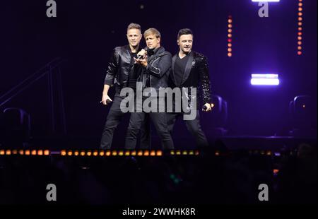 Nicht exklusiv: Nicky Byrne, Shane Filan, Kian Egan Mitglieder der irischen Band Westlife treten während der Wild Dreams Tour in der Arena CDMX auf. Stockfoto