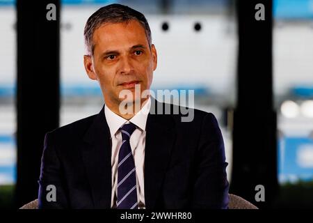 Marseille, Frankreich. November 2023. Sylvain Rostaing/Le Pictorium - Streik in der Provence - 24/11/2023 - Frankreich/Provence-Alpes-Cote d'Azur/Marseille - Rodolphe Saade, Inhaber der La Provence. Streik in La Provence nach der Entlassung der Redaktionsleiterin Aurelien Viers durch das Management auf Antrag des Aktionärs Rodolphe Saade hat die Redaktion von La Provence einen unbefristeten Streik einberufen, um die Pressefreiheit und ihre Unabhängigkeit vom politischen Druck zu verteidigen. Quelle: LE PICTORIUM/Alamy Live News Stockfoto