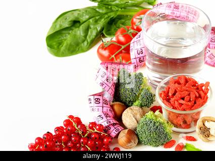 goji Beeren Brokkoli und Nüsse Superfood Stockfoto