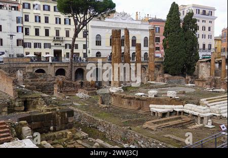 24. Februar 2024, Rom, Italien. Der Tempel von Fortuna Huiusce Diei, oder Glück dieses Tages und der Ort, an dem Julius Cäsar in der L ermordet wurde Stockfoto