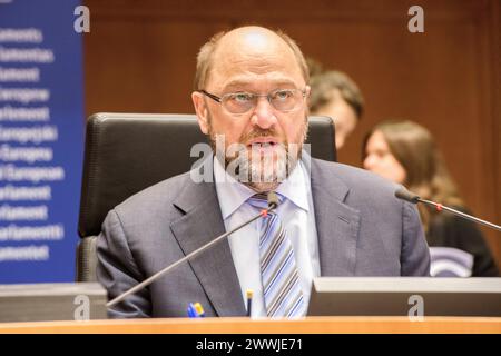 Vorsitzender EuroPar Europäisches Parlament, Brüssel. Der deutsche Präsident des Europäischen Parlaments, Martin Schulz, in seinem Sitz während der Plenarsitzung am 24. Februar 2016. Herr Shulz ist auch Mitglied der Sozialdemokratischen Partei Deutschlands (SPD). Brüssel Europäisches Parlament, Place du Le Brussel Belgie Copyright: XGuidoxKoppesx Stockfoto