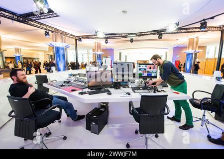 Media Editing Studio Europäisches Parlament, Brüssel. Das öffentlich zugängliche und hauseigene Film- und Medienredakteurstudio oder das Europäische Parlament. Brüssel Europäisches Parlament, Place du Le Brussel Belgie Copyright: XGuidoxKoppesx Stockfoto