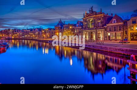 Teylersmuseum in der Nacht Stockfoto