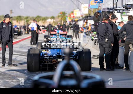 Thermal, CA, USA. März 2024. Die Crew von Rahal Letterman Lanigan Racing Honda bereitet ihre Rennwagen für die erste Thermal Club $1 Million Challenge im Thermal Club in Thermal CA vor. (Credit Image: © Grindstone Media Group/ASP) NUR REDAKTIONELLE VERWENDUNG! Nicht für kommerzielle ZWECKE! Quelle: ZUMA Press, Inc./Alamy Live News Stockfoto