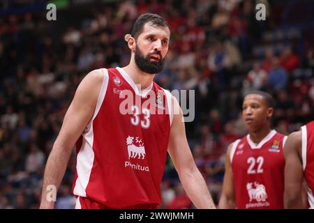 Mailand, Italien. März 2024. Italien, Mailand, 22. märz 2024: Nikola Mirotic (Armani) im 4. Quartal während des Basketballspiels EA7 Emporio Armani Milan vs Fenerbahce Beko Istanbul, EuroLeague 2023-24 Runde 31 (Foto: Fabrizio Andrea Bertani/Pacific Press/SIPA USA) Credit: SIPA USA/Alamy Live News Stockfoto