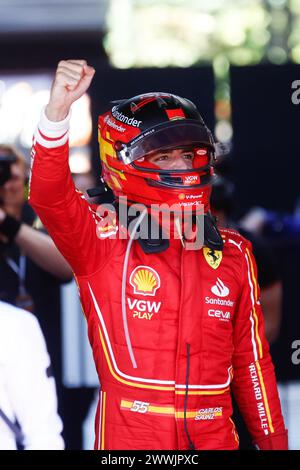 Melbourne, Victoria, Australien. März 2024. Carlos Sainz aus Spanien und Scuderia Ferrari nach dem Gewinn des Großen Preises von Australien 2024 im Albert Park in Melbourne, Australien (Bild: © Chris Putnam/ZUMA Press Wire) NUR REDAKTIONELLE VERWENDUNG! Nicht für kommerzielle ZWECKE! Stockfoto