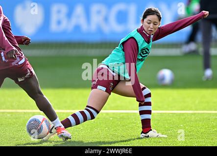 Dagenham, Großbritannien. März 2024. Damen Super League. West Ham V Chelsea. Chigwell Construction Stadium. Dagenham. Risa Shimizu (West Ham) im warm Up während des West Ham V Chelsea Womens Super League Matches im Chigwell Construction Stadium, Dagenham. Quelle: Sport In Pictures/Alamy Live News Stockfoto