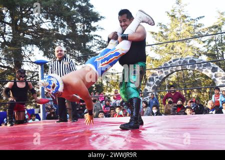 Lucha Libre in San Pedro Yancuitlalpan, Puebla, Mexiko. Ein kleines Pueblo war Gastgeber dieser Veranstaltung. Stockfoto