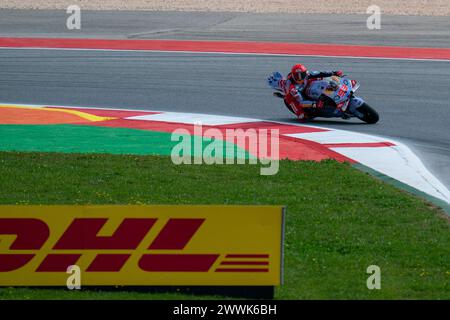 Portimao, Portugal. März 2024. PORTIMAO, PORTUGAL - 23. MÄRZ: Marc Marquez aus Spanien, Gresini Racing MotoGP während der Grande Premio Tissot de Portugal, MotoGP-Klasse, Sprint-Rennen am Autodromo Internacional do Algarve am 23. März 2024 in Portimao, Portugal. (Foto von Henk Seppen/Orange Pictures) Credit: Orange Pics BV/Alamy Live News Stockfoto