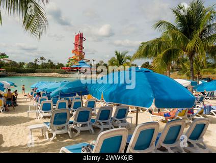 COCO CAY, BAHAMAS - 1. Februar 2024: Coco Cay ist ein Hafen auf den Bahamas. Es ist eine Privatinsel, die an Royal Caribbean für die Nutzung von Passepartout vermietet wurde Stockfoto