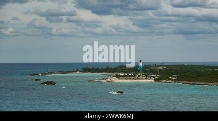 COCO CAY, BAHAMAS - 1. Februar 2024: Coco Cay ist ein Hafen auf den Bahamas. Es ist eine Privatinsel, die an Royal Caribbean für die Nutzung von Passepartout vermietet wurde Stockfoto