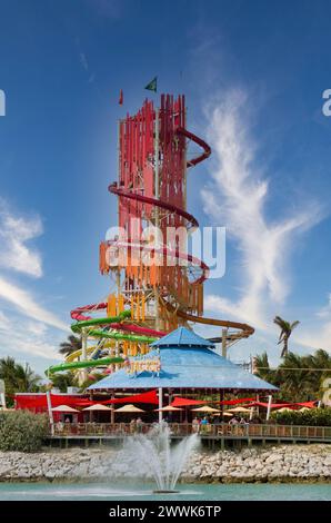 COCO CAY, BAHAMAS - 1. Februar 2024: Coco Cay ist ein Hafen auf den Bahamas. Es ist eine Privatinsel, die an Royal Caribbean für die Nutzung von Passepartout vermietet wurde Stockfoto