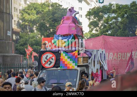 Buenos Aires, Argentinien - 24. März 2024: Hunderte von Menschen am 24. März in Buenos Aires. Stockfoto