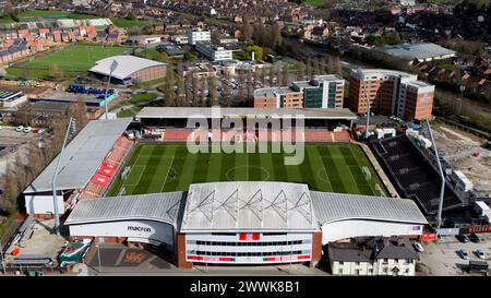 Wrexham, Großbritannien. März 2024. Luftaufnahme des Stok CAE Ras Stadions in Wrexham am 24. März 2024. Dieses Bild darf nur für redaktionelle Zwecke verwendet werden. Nur redaktionelle Verwendung. Quelle: Ashley Crowden/Alamy Live News Stockfoto