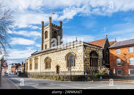 Seitenansicht der historischen Pfarrkirche St. Mary the Virgin in der Hart Street, Henley-on-Thames, einer Stadt im Süden von Oxfordshire Stockfoto