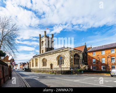 Seitenansicht der historischen Pfarrkirche St. Mary the Virgin in der Hart Street, Henley-on-Thames, einer Stadt im Süden von Oxfordshire Stockfoto