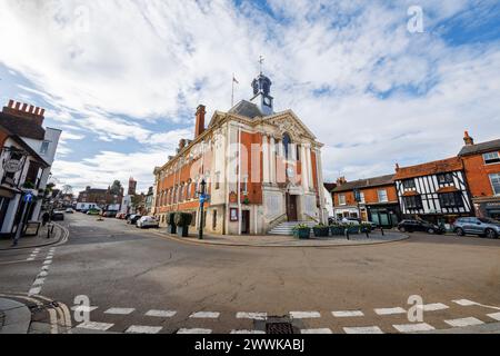 Henley Town Hall, denkmalgeschütztes Gebäude im Barockstil am Marktplatz, Sitz des Henley Town Council in Henley-on-Thames, Oxfordshire Stockfoto