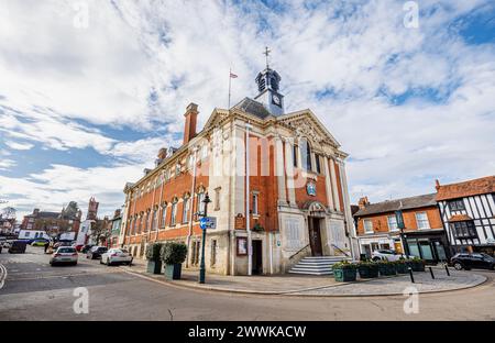 Henley Town Hall, denkmalgeschütztes Gebäude im Barockstil am Marktplatz, Sitz des Henley Town Council in Henley-on-Thames, Oxfordshire Stockfoto