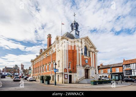 Henley Town Hall, denkmalgeschütztes Gebäude im Barockstil am Marktplatz, Sitz des Henley Town Council in Henley-on-Thames, Oxfordshire Stockfoto