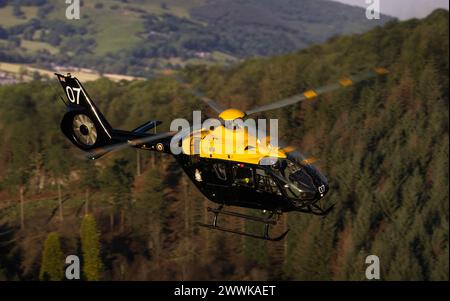 Airbus Helicopters H135 Juno ZM507 der Defence Helicopter Flying School. Low Fying. Stockfoto